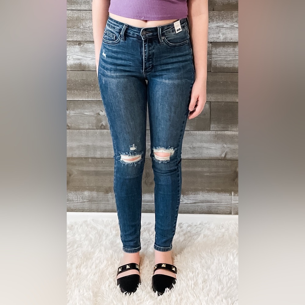 NWOT judy blue mid rise tummy control top destroyed skinny jeans JB88798REG